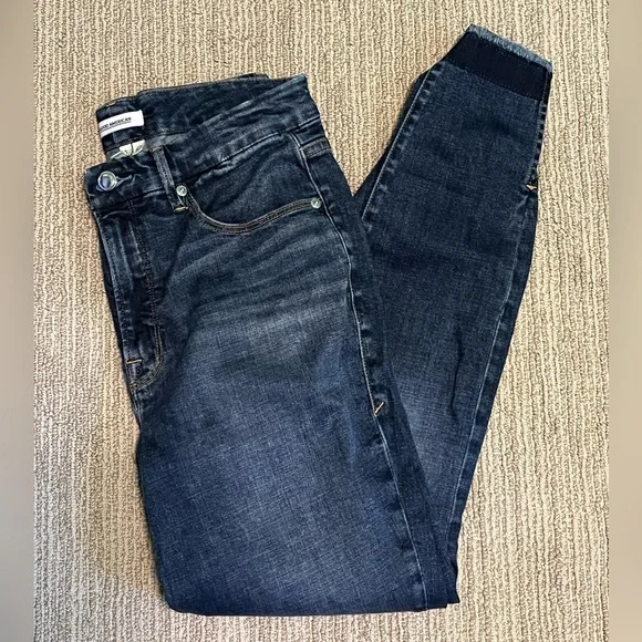 Good American Jeans - Picture 2 of 6